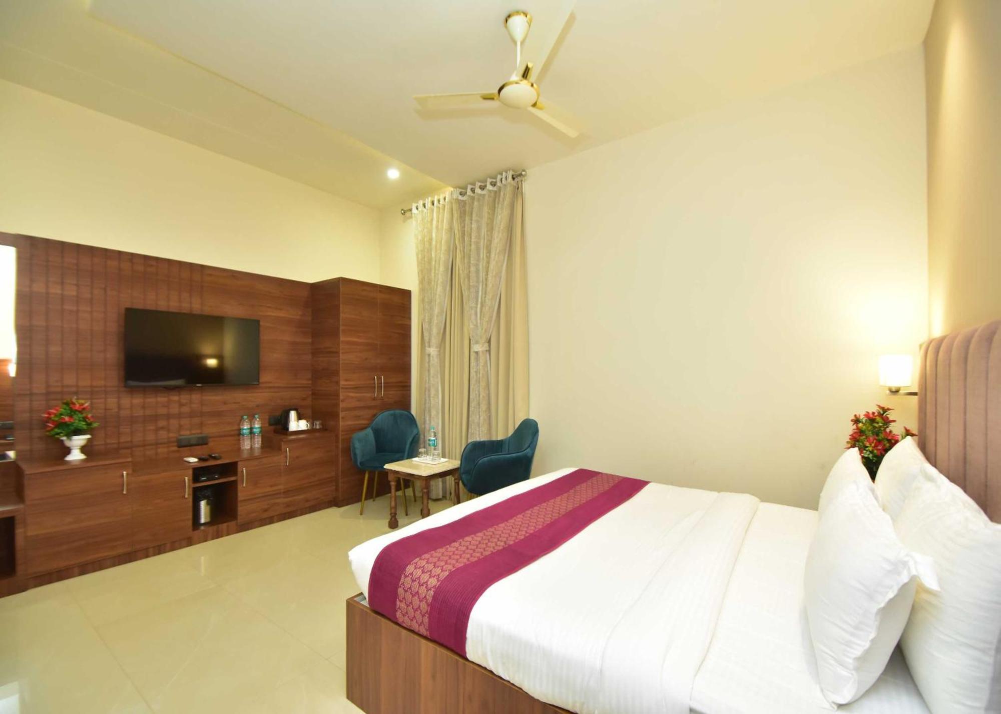 Hotel Shyamleela Khatu ภายนอก รูปภาพ