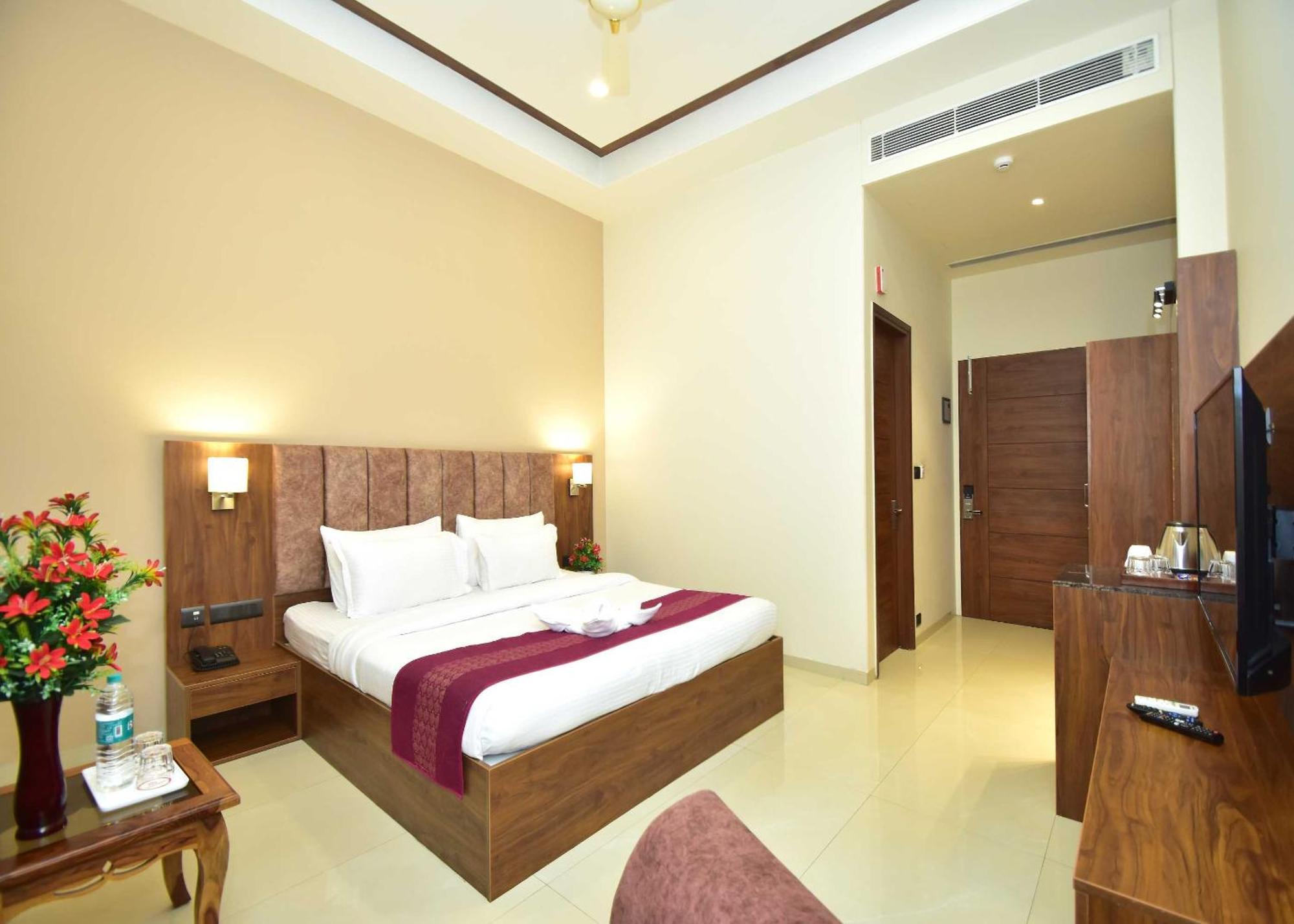 Hotel Shyamleela Khatu ภายนอก รูปภาพ