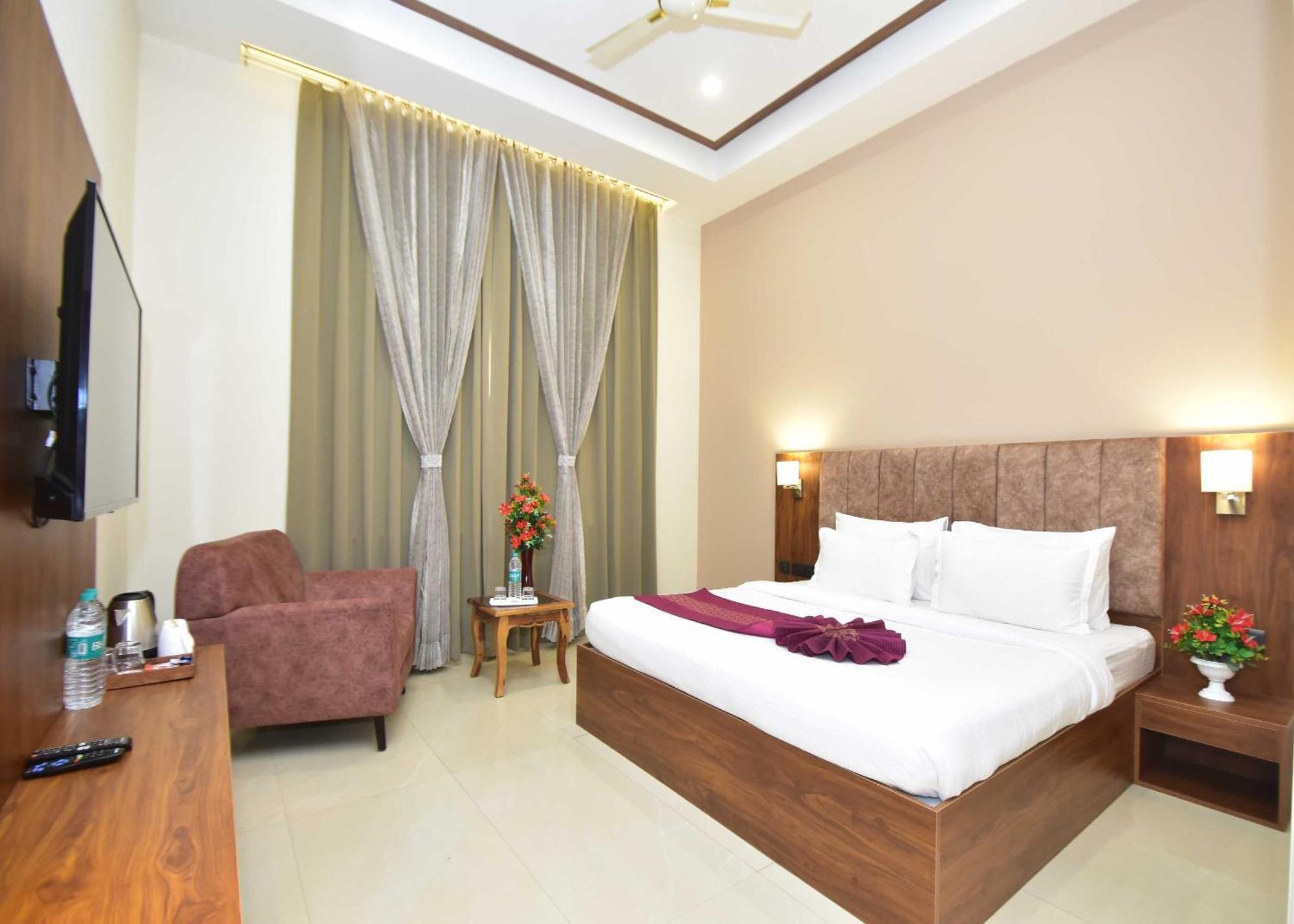 Hotel Shyamleela Khatu ภายนอก รูปภาพ