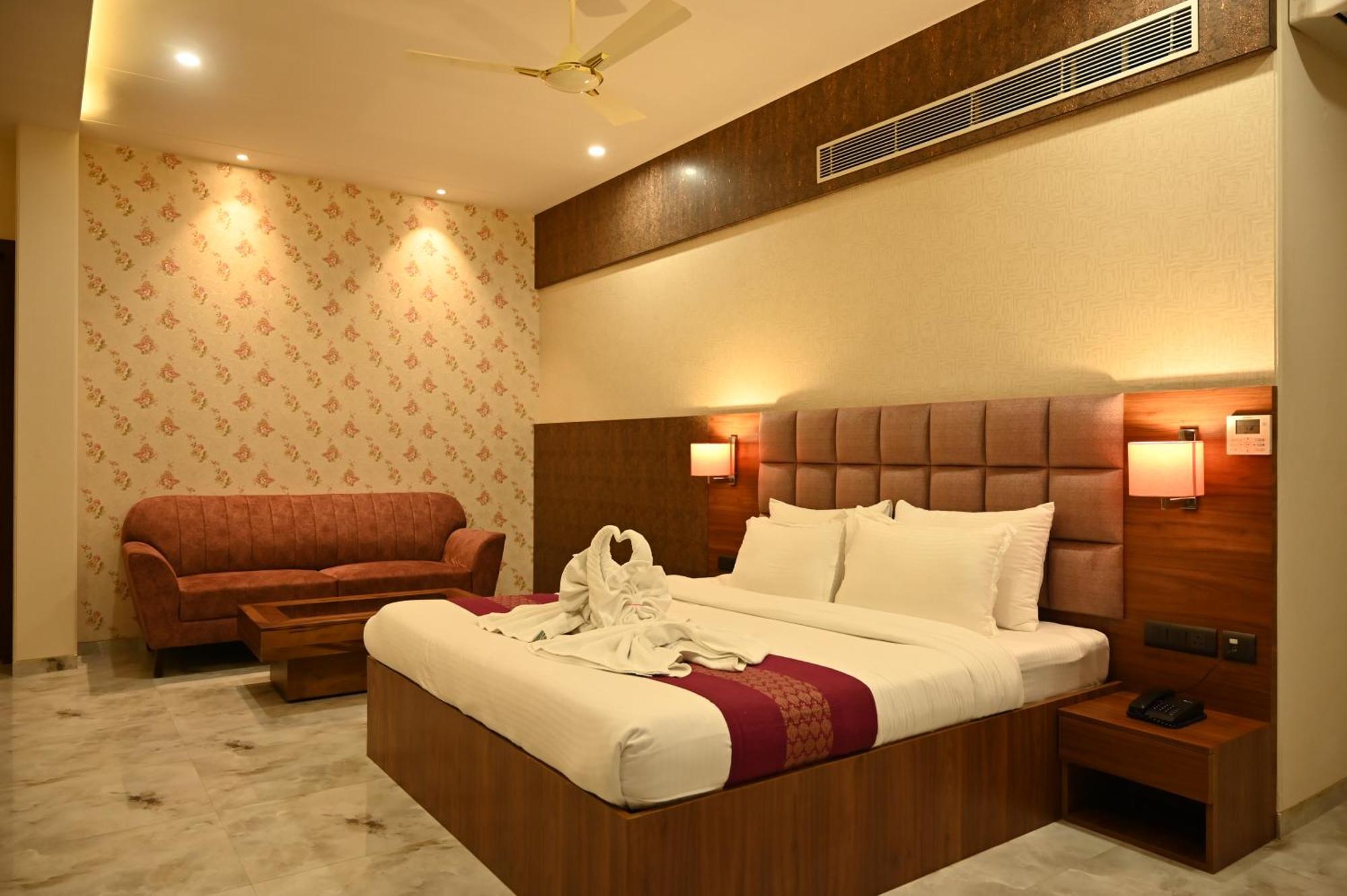 Hotel Shyamleela Khatu ภายนอก รูปภาพ