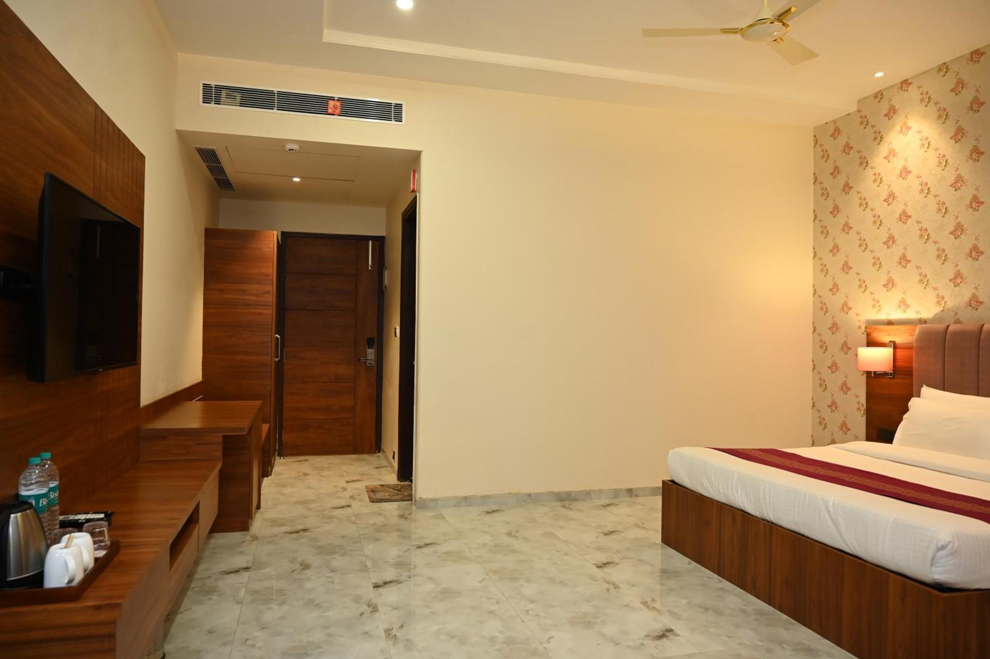 Hotel Shyamleela Khatu ภายนอก รูปภาพ